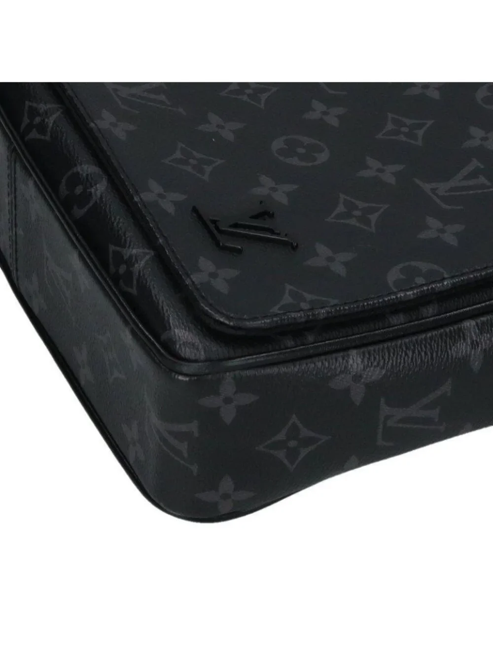 Louis Vuitton District PM Bag